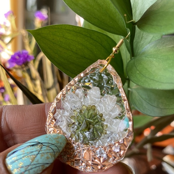 Real Flowers (Earings) - Picture 6 of 9